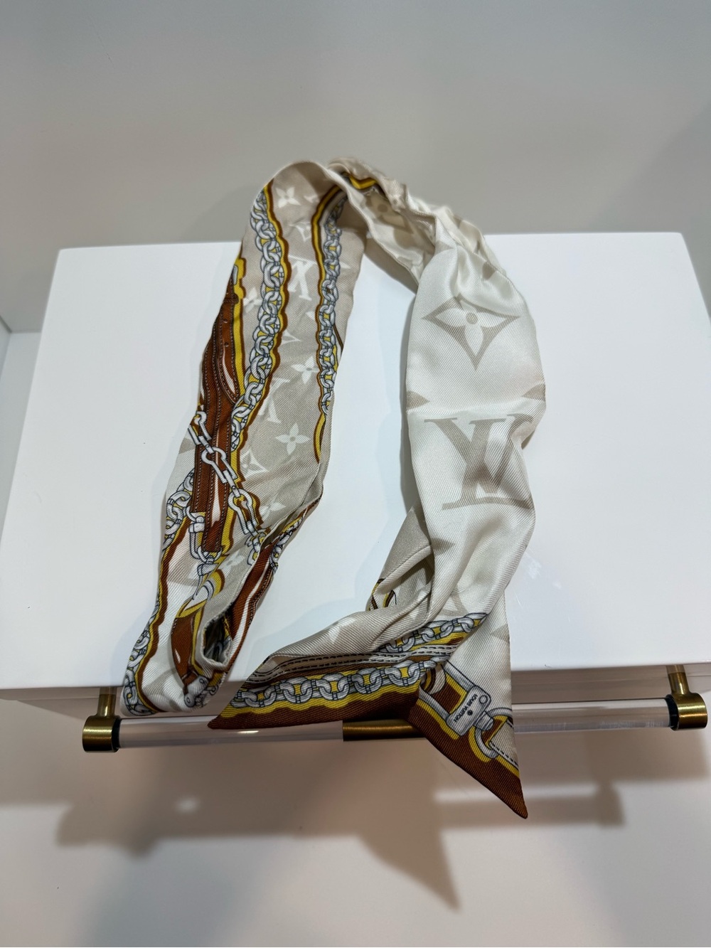 Louis Vuitton White Silk Twilly